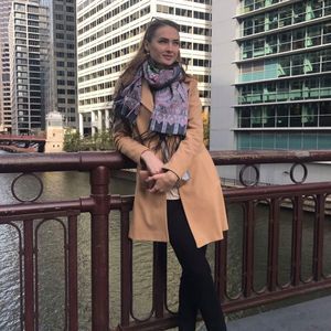 Meet your Posher, Magdalena